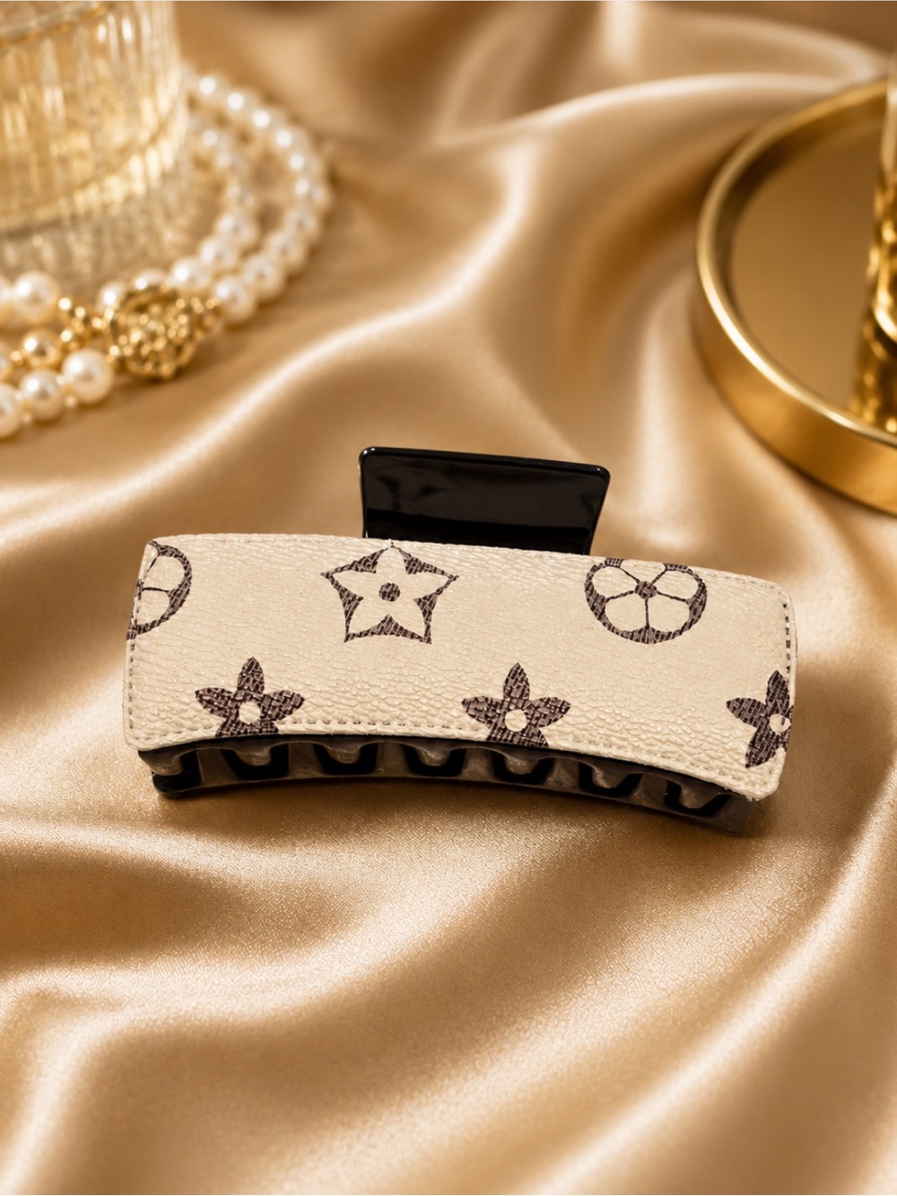 NWT Novelty Inspired Monogram Padded Hair‎ Claw Clip Luxury Inspo Coquette Girl